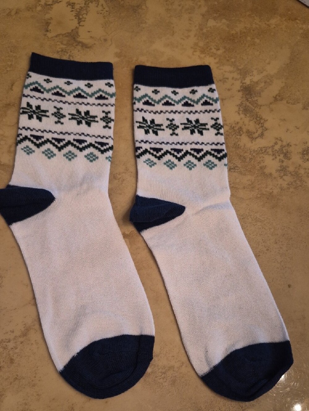 Classic Crew Socks in White & Navy